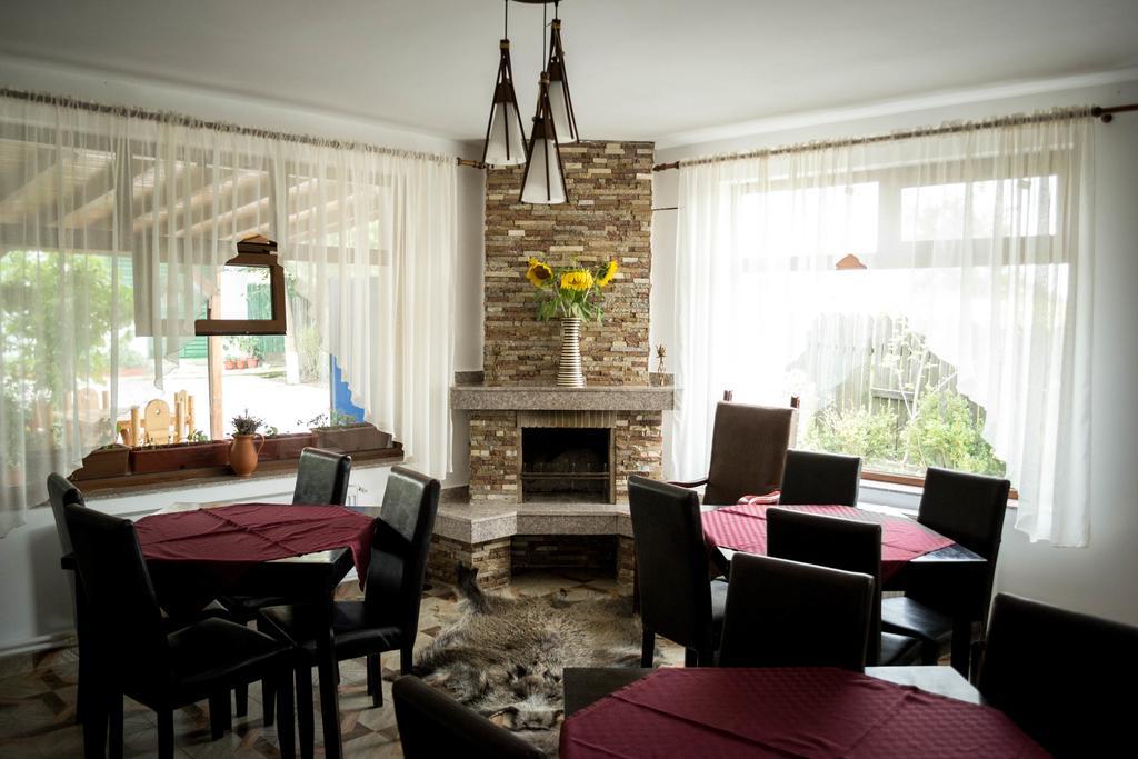 Casa Diana Hotel Comana Bagian luar foto
