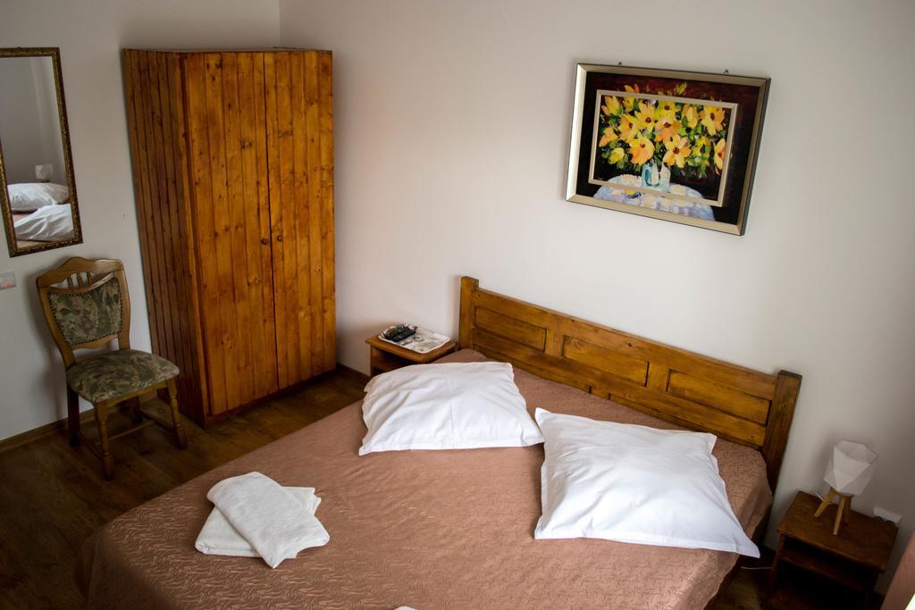 Casa Diana Hotel Comana Bagian luar foto