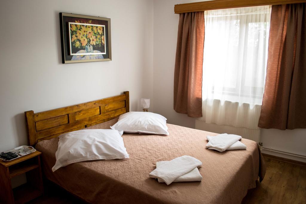 Casa Diana Hotel Comana Bagian luar foto