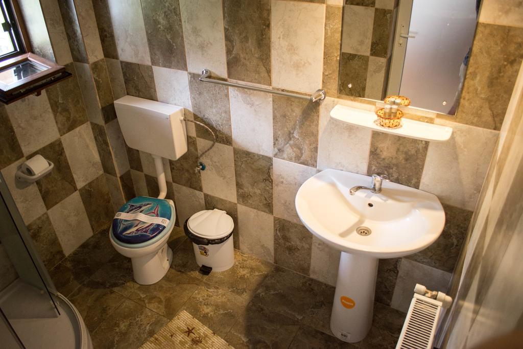Casa Diana Hotel Comana Bagian luar foto
