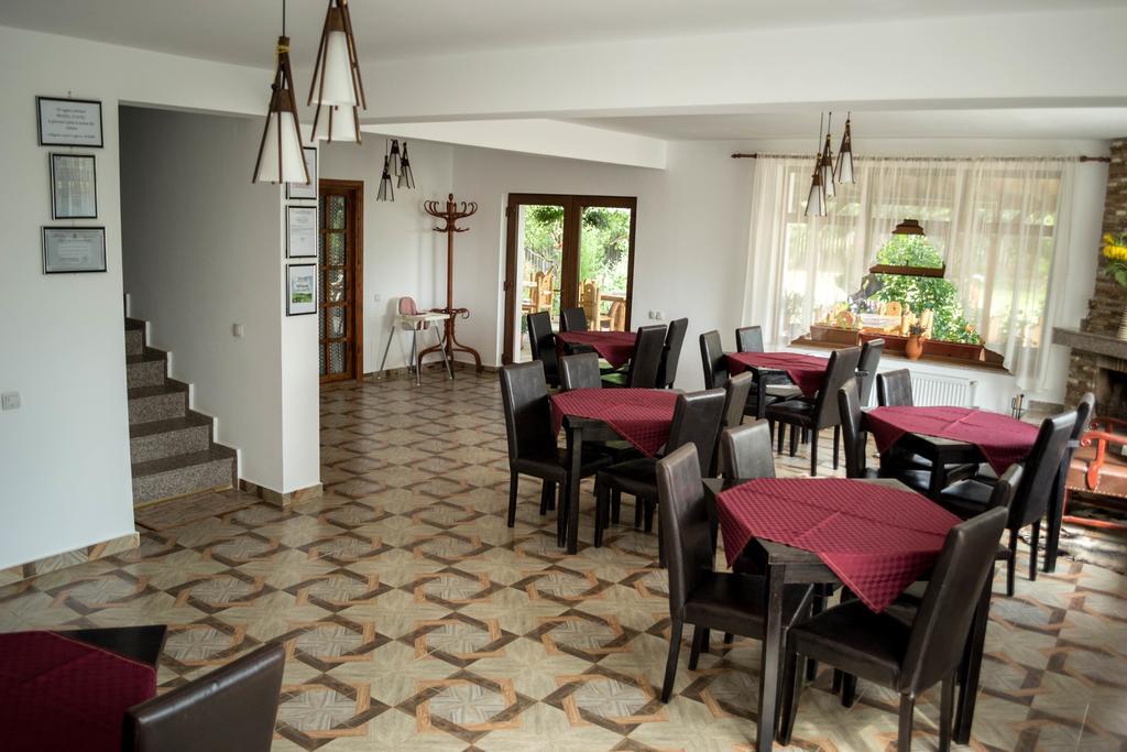 Casa Diana Hotel Comana Bagian luar foto