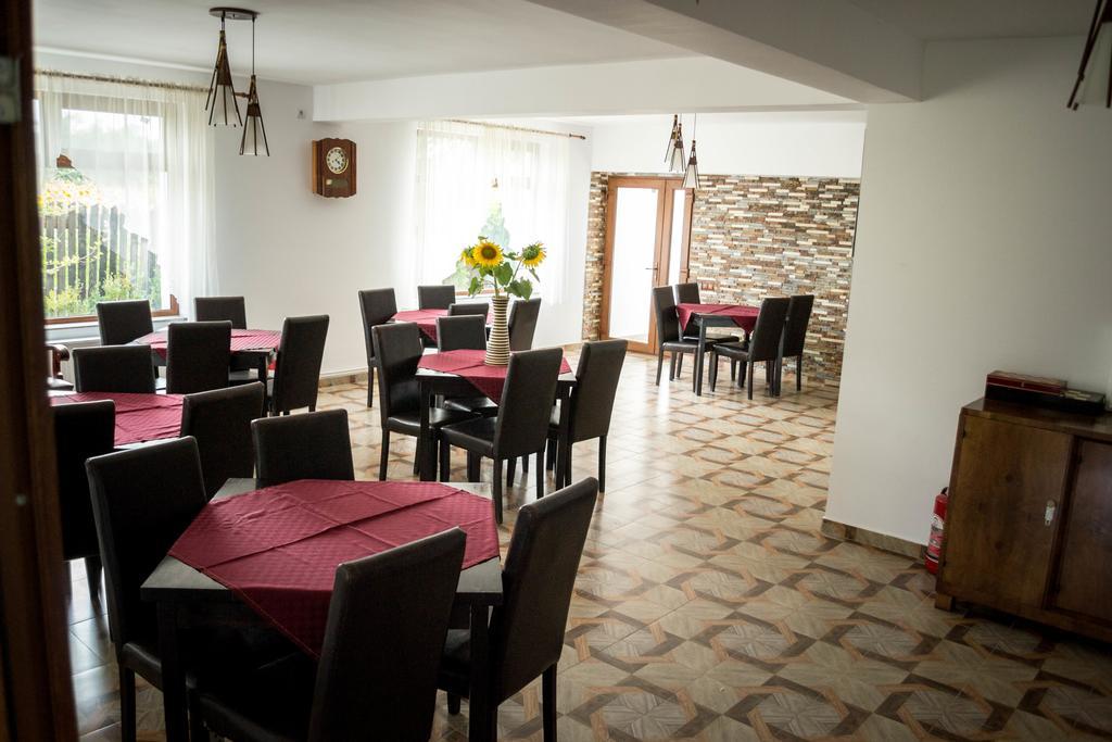 Casa Diana Hotel Comana Bagian luar foto