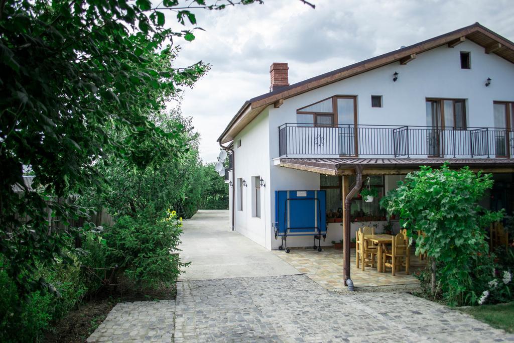 Casa Diana Hotel Comana Bagian luar foto